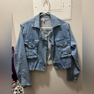 Cropped denim jacket. Fashion Nova. Size XS